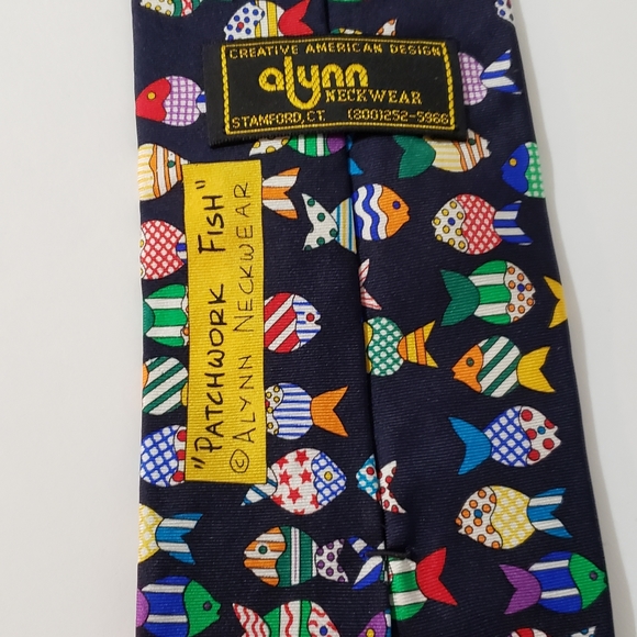 Alynn Neckware Patchwork Fish Design - Picture 4 of 4